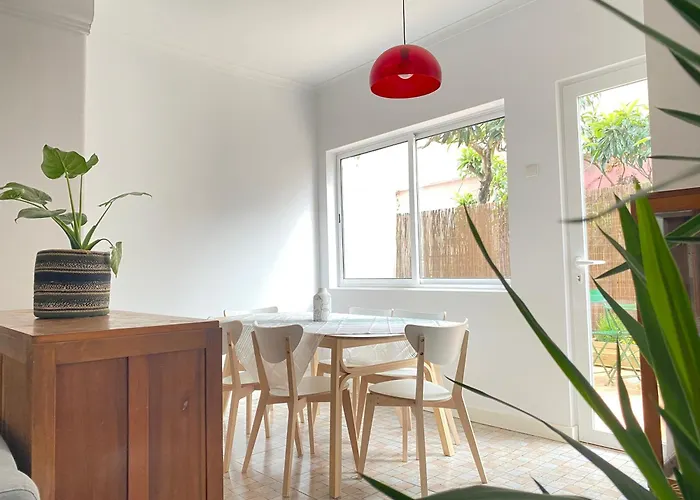 Hostel Terrace House *