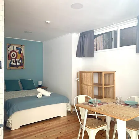 Hostal Terrace House *