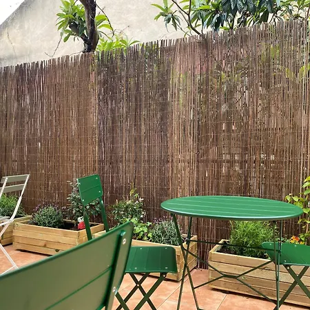 Hostal Terrace House *